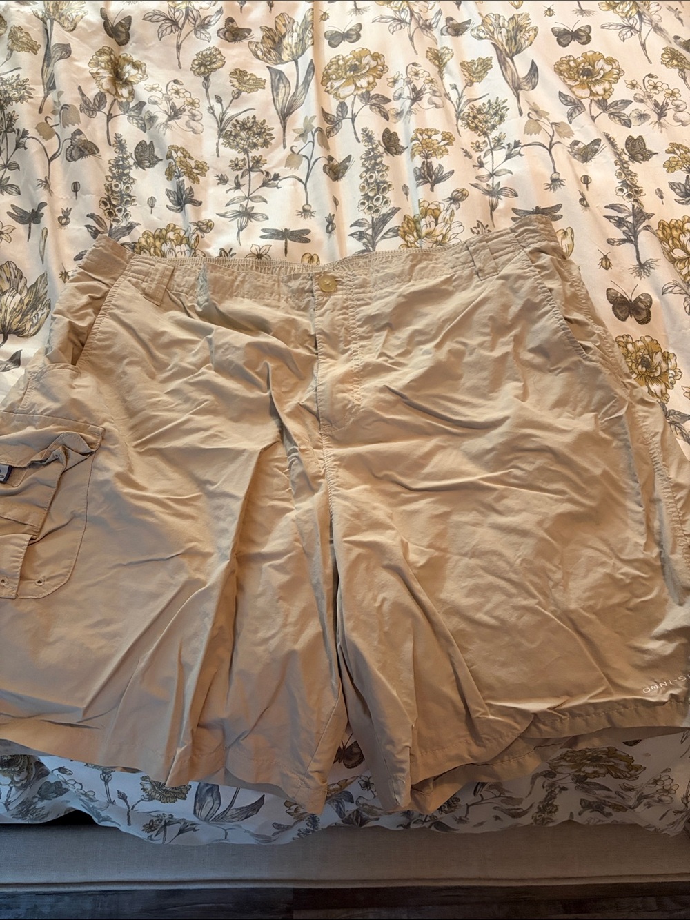 Men's Lightweigt Columbia Beige Cargo Shorts